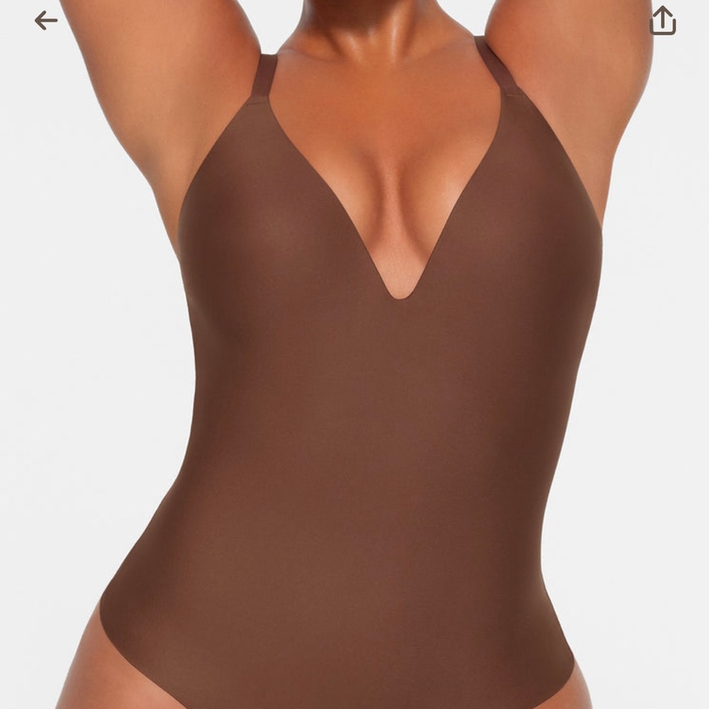 SKIMS PUSH UP THONG BODYSUIT NWT